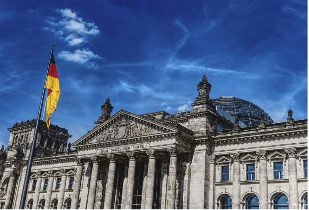 Your Essential German Phrasebook: 15+ Questions for Your First Conversation